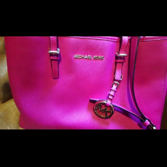 Pink Micheal Kors Purse - Picture 2 of 4